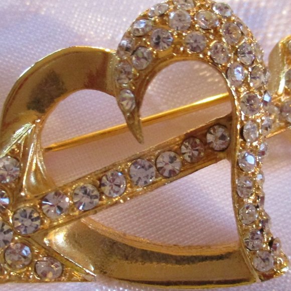 GOLD CRYSTAL RHINESTONE HEART/ARROW BROOCH - Picture 5 of 7